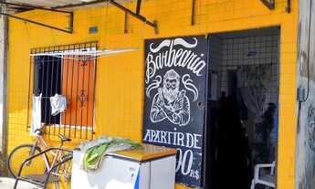 Imagem: Casa em esquina de rua principal