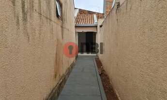 Imagem 2: Casa residencial para locação no J.D Mugnaini-salas-cozinha-2 quartos-banheiros