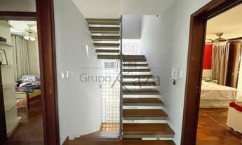 Imagem 6: Casa de condomínio sobrado para venda possui 331 metros quadrados com 4 quartos