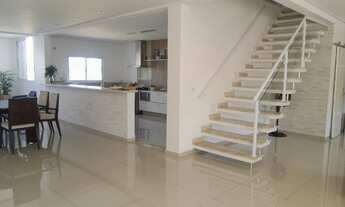 Imagem 3: Sobrado enorme e bem construído, com localização invejável