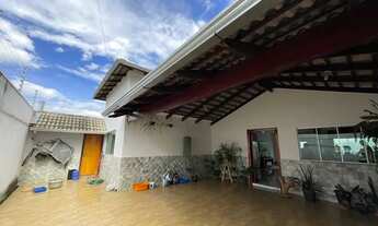 Imagem: Casa para venda tem 215 metros quadrados