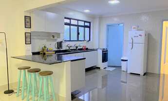 Imagem 4: Apartamento para locação anual e Pitangueiras, 03 dormitórios, 02 vagas de garagem e lazer