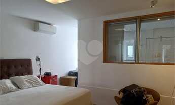 Imagem 4: Conforto em apartamento muito amplo totalmente mobiliado