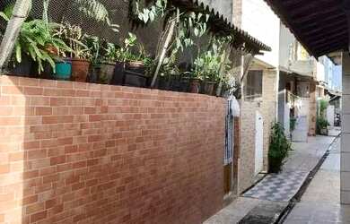 Imagem 4: Bangalô simples no caiçara em praia grande,com um banheiro e cozinha separado