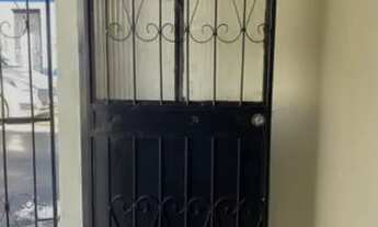 Imagem 4: Não Paga Luz,Água 40 reais. Casa de 1 Quarto,já vem com Split. Perto da Sede do Governo