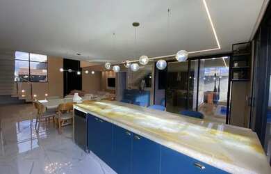 Imagem 7: Casa para venda possui 325 metros quadrados com 4 quartos