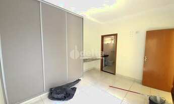 Imagem 4: Casa para aluguel, 2 quartos, 1 suíte, 1 vaga, Novo Mundo - Uberlândia/MG