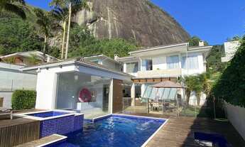 Imagem 7: Casa de alto padrão com 4 suítes, em condomínio, à venda no Vale dos Pinheiros, Nova Fribu