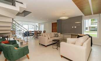 Imagem: Casa com 4 vagas de garagem em condomínio