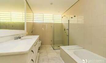 Imagem 6: Casa ampla, terreno excelente tamanho, localização privilegiada em porto alegre