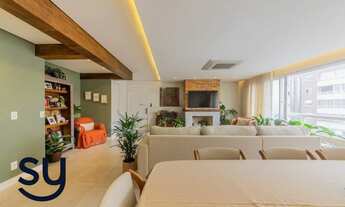 Imagem 3: Apartamento de Alto Padrão com 4 Dormitórios e 3 Vagas no Menino Deus