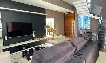 Imagem 3: Sobrado à Venda em Condomínio Fechado com 420m², 3 Suítes com Piscina