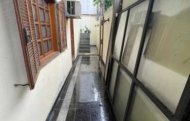 Imagem 2: Casa para aluguel possui 600 metros quadrados com 5 quartos em Santa Amélia - Belo Horizon