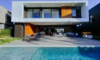 Imagem 6: MAGNÍFICA MANSÃO A BEIRA LAGO NO COND. ENSEADA - 6 SUÍTES, 8 BANHEIROS E 2 VAGAS