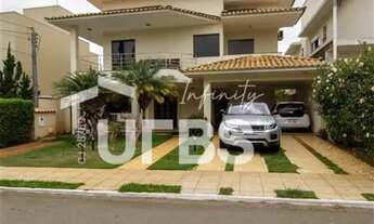 Imagem: Sobrado proxímo ao Atacadão com 4 Suítes