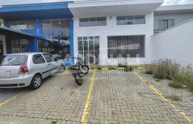 Imagem: Salão comercial com garagem na frente