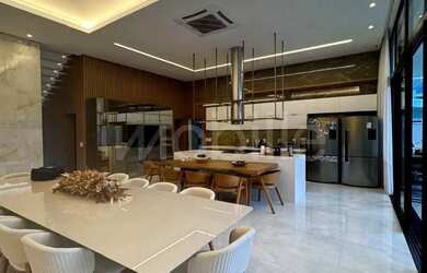 Imagem 6: Mansão mobiliada no Condomínio Chácara Flora, em Itapema