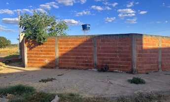 Imagem 5: LOTE ESQUINA MURADO COM PADRÃO DE ENERGIA E ÁGUA