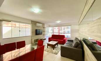 Imagem 3: Apartamento gigantesco, no bairro Navegantes, com sacada de frente e mobiliado