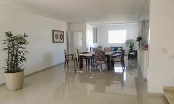 Imagem 6: Sobrado enorme e bem construído, com localização invejável