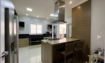 Imagem 3: Térrea, Neoclássica no Veduta Verde com piscina e fantástica adega