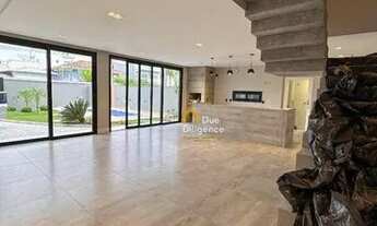 Imagem 7: Linda casa de 4 quartos a poucos metros da praia, com piscina e quintal!