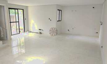 Imagem 7: Sobrado em condomínio com 2 vagas de garagem no bairro Uberaba. Terraço descoberto com áre