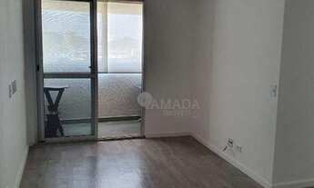 Imagem 4: Apartamento com sacada, com vidro