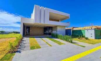 Imagem 2: Fachada Imponente em uma Linda Casa Térrea no Terras Alpha 1