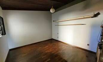 Imagem 4: Casa para aluguel possui 360m2 com 4qts com suíte