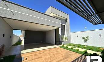 Imagem 2: Casa com 3 quartos sendo 2 suites, com piscina no Residencial Recreio Panorama em Goiânia