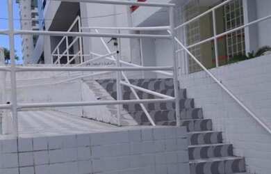 Imagem 2: Casa para aluguel e venda tem 230 metros quadrados com 8 quartos em Boa Viagem - Recife