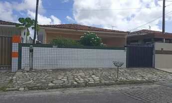 Imagem 2: Casa para aluguel tem 120 metros quadrados com 3 quartos e uma suíte