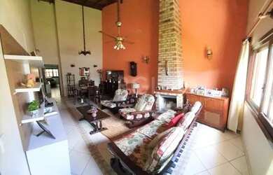 Imagem 2: Casa para Venda - 266m², 3 dormitórios, sendo 1 suites, 5 vagas - Cavalhada