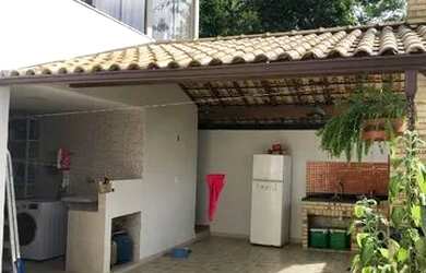 Imagem 2: Alugo excelente casa no estilo colonial no condomínio mansões da Prata