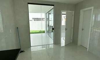 Imagem 4: Casa de condomínio para venda tem 260 metros quadrados com 4 quartos