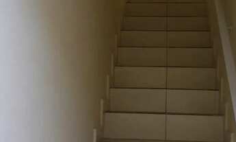 Imagem 6: Casa com sacada 02 dormitórios 1.400,00 por mês vila Sônia praia grande