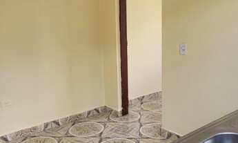 Imagem 2: Casa com 3 cômodos + banheiro + quintal para alugar!!!