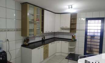 Imagem 4: Casa à Venda no Bairro Santos Dumont com 3 Quartos por R$ 455.000