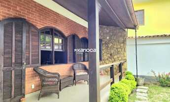 Imagem 5: ENCANTADORA CASA DUPLEX DE 375M2 - 4 QUARTOS, QUINTAL AMPLO COM PISCINA PRIVADA