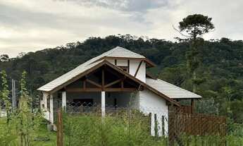 Imagem 3: Casa de condomínio para venda tem 284 metros quadrados com 3 quartos