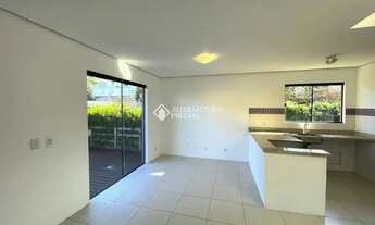 Imagem 5: Imóvel para aluguel possui 124 metros quadrados com 2 quartos em Rio Tavares - Florianópol