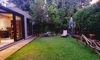 Imagem 2: VIVENDAS DA BARRA - CASA DUPLEX REFORMADA, TOTALMENTE MOBILIADA, DISPONÍVEL PARA LOCAÇÃO