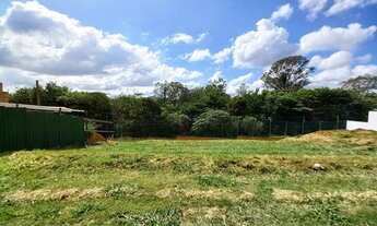 Imagem 2: Maravilhoso terreno com 457m², com total privacidade e fundo para Mata - No Condomínio Al