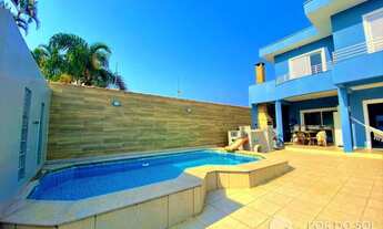 Imagem: Casa com 4 quartos e piscina a venda em