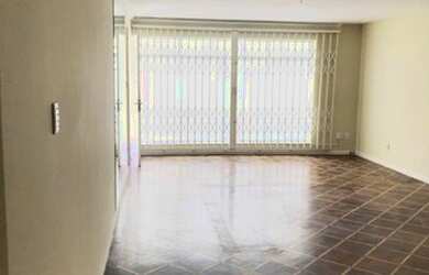 Imagem 5: IMOBILIARIA JUVEVE ALUGA CASA COMERCIAL ITUPAVA ALTO XV CENTRO PRX HOSPITAL CLINICAS OSWAL