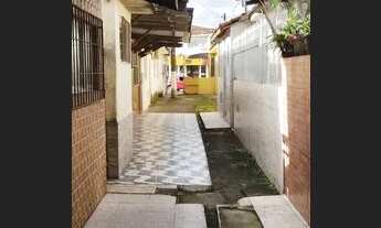 Imagem 2: Bangalô simples no caiçara em praia grande,com um banheiro e cozinha separado