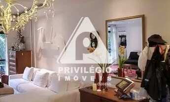Imagem 3: Privilégio Imóveis vende excelente apartamento de 2 quartos, com vaga