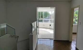 Imagem 3: CASA SOBREPOSTA ALTA com quintal comum, 4 dormitórios (1 suíte) na Av. Conselheiro Nebias