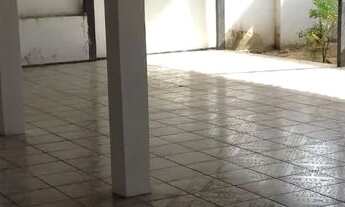 Imagem 2: Casa bem ampla,terreno grande!